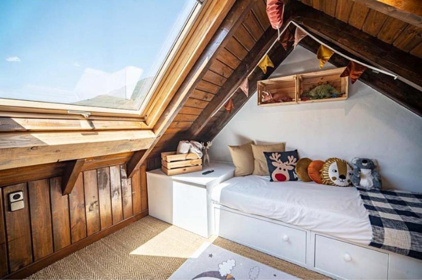 Casa Catania-Acogedora Casa Con Impresionantes Vistas-Fibra Optica Villa Salardú Buitenkant foto