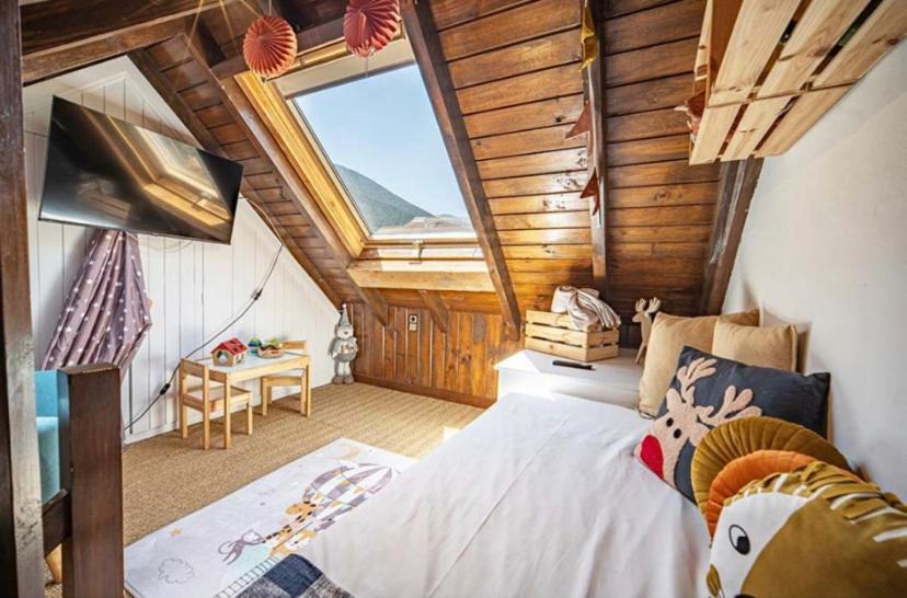 Casa Catania-Acogedora Casa Con Impresionantes Vistas-Fibra Optica Villa Salardú Buitenkant foto