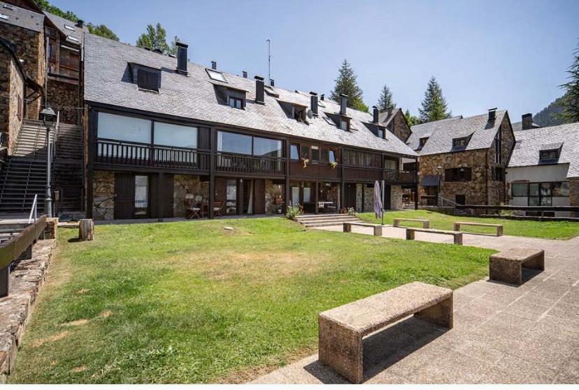 Casa Catania-Acogedora Casa Con Impresionantes Vistas-Fibra Optica Villa Salardú Buitenkant foto